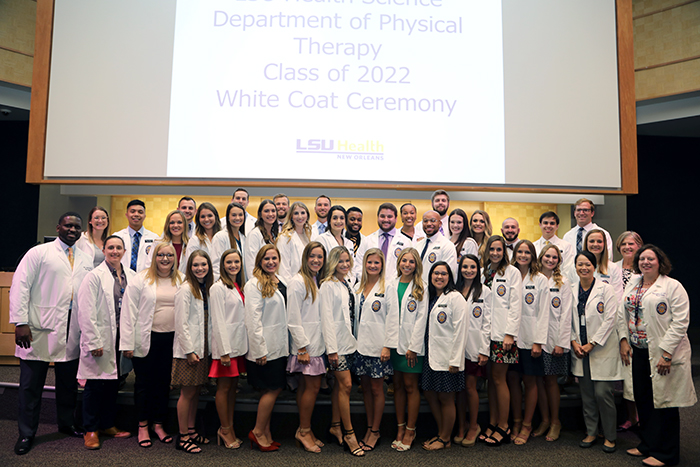 DPT Class of 2022 and faculty at White Coat Ceremony
